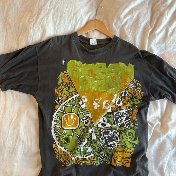 Vintage Green Day teeshirt official size XL realistic size M - Picture 2 of 7